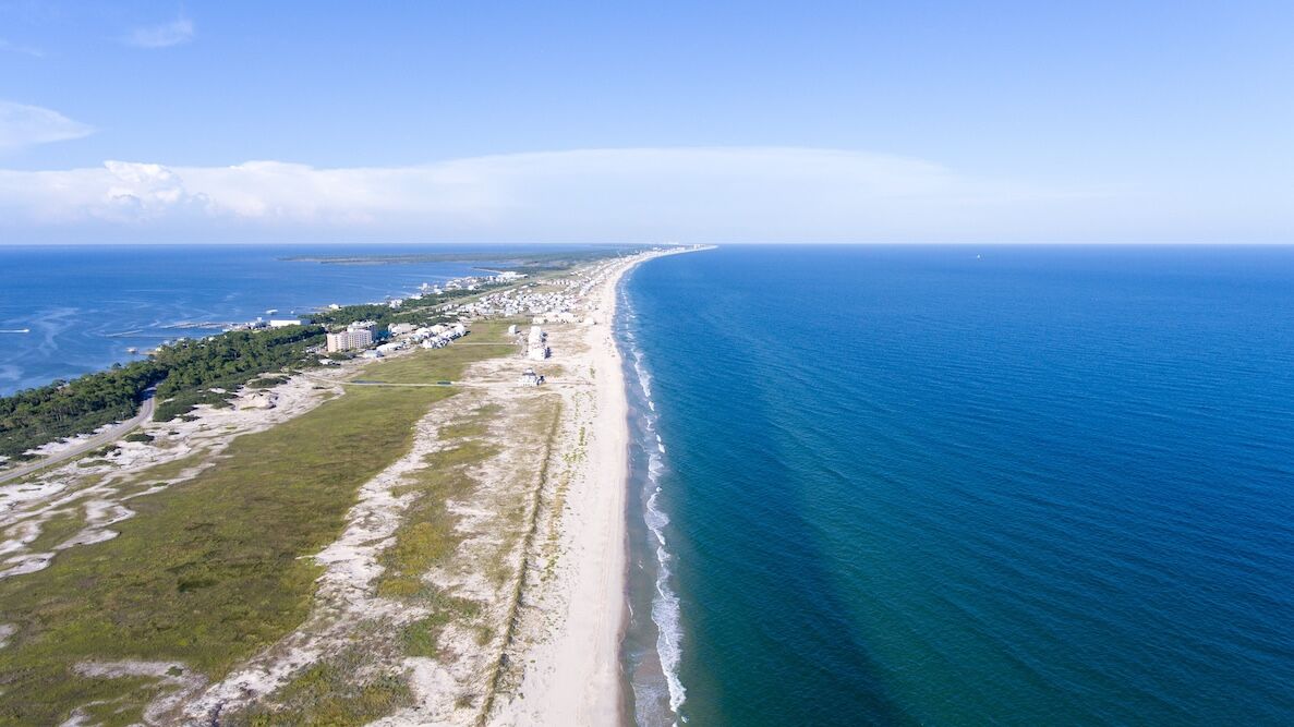stretch of beach in Gulf Shores Alabama