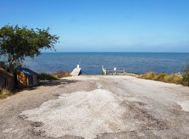 Public boat launch in Gulf Shores